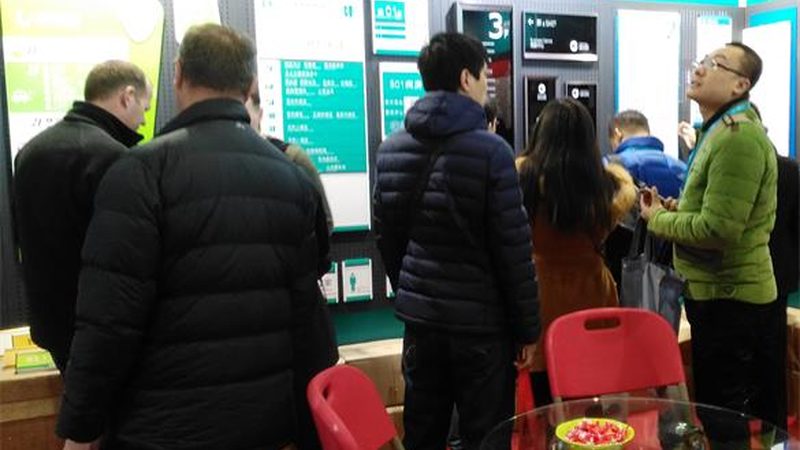 沉浸式展厅地面投影材质解析：如何打造震撼视觉体验